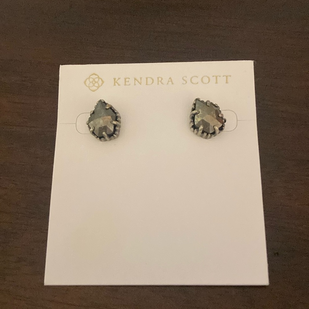 NWT Kendra Scott Tessa earrings